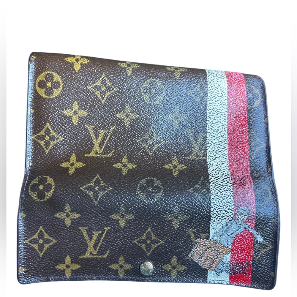 Louis Vuitton Limited Edition Monogram Groom Sarah Wallet - Picture 8 of 10